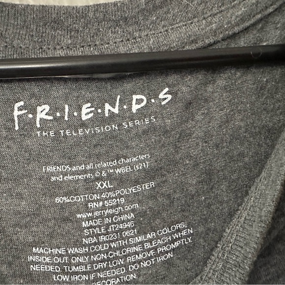 "Women's Size XXL Gray Short-Sleeved NWT FRIENDS T-Shirt" - Picture 5 of 8